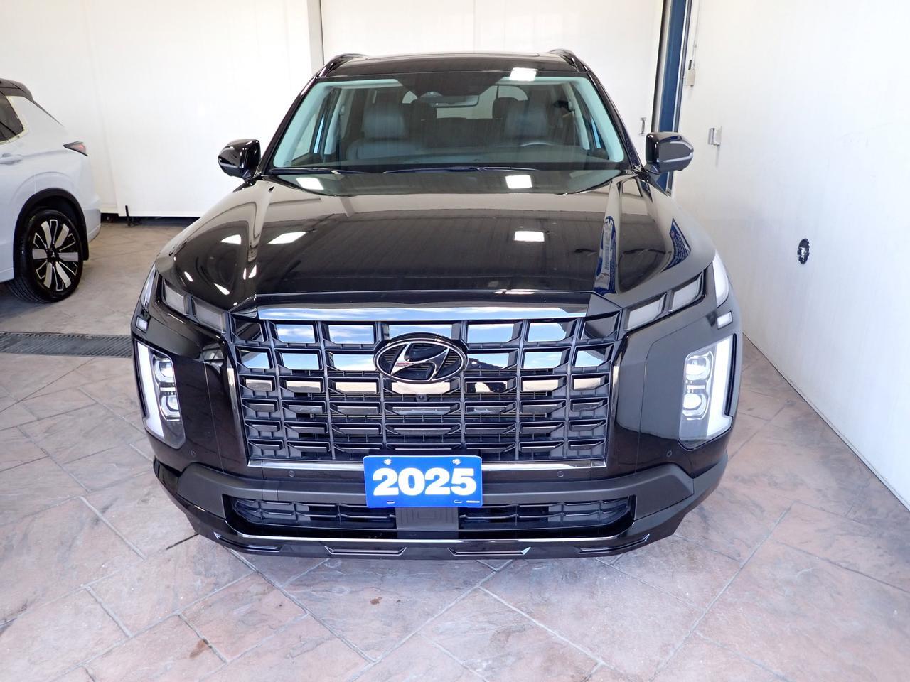 2025 Hyundai Palisade Urban 7-PASS AWD LEATHER NAVI SUNROOF BUCKET SEATS Listowel ON