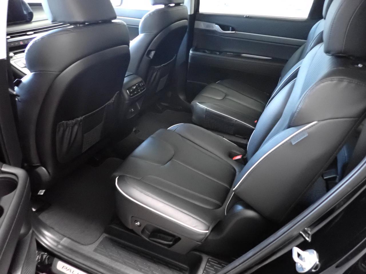 2025 Hyundai Palisade Urban 7-PASS AWD LEATHER NAVI SUNROOF BUCKET SEATS Listowel ON