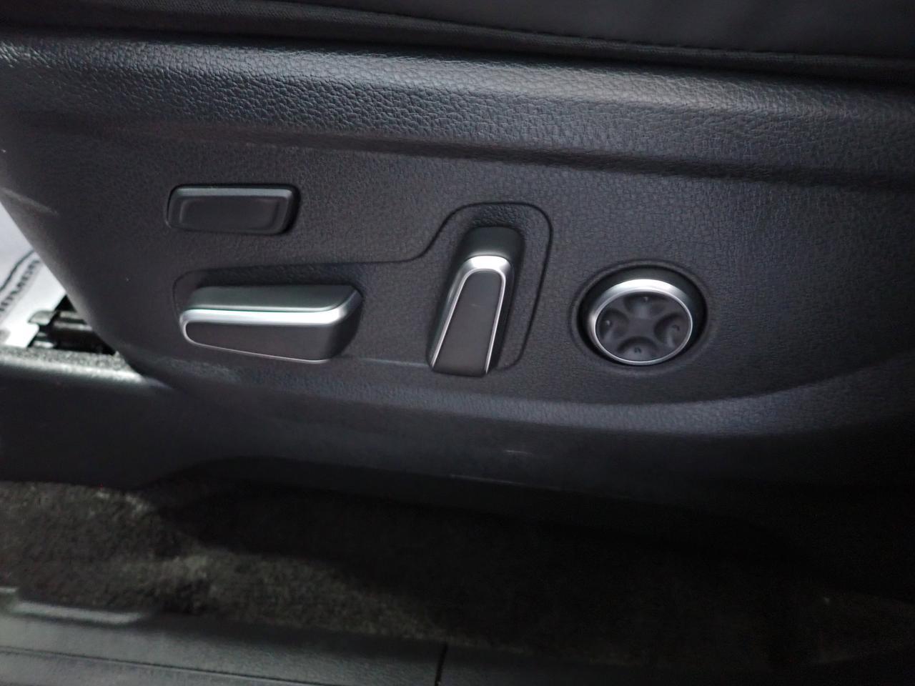 2025 Hyundai Palisade Urban 7-PASS AWD LEATHER NAVI SUNROOF BUCKET SEATS Listowel ON