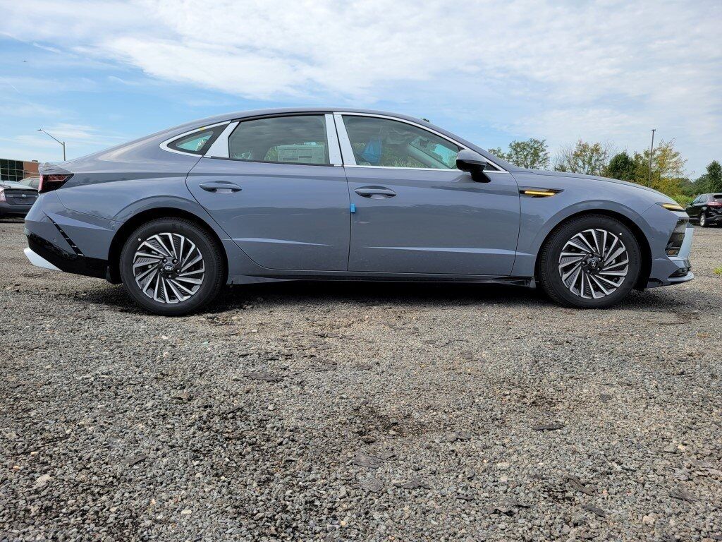 2025 Hyundai SONATA HYBRID Limited Chantilly VA