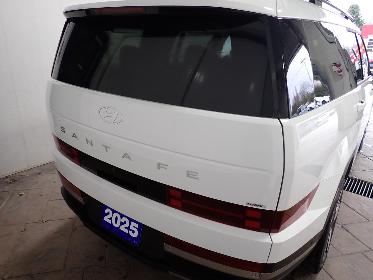 2025 Hyundai Santa Fe Luxury AWD 7 PASS LEATHER NAVI SUNROOF Listowel ON