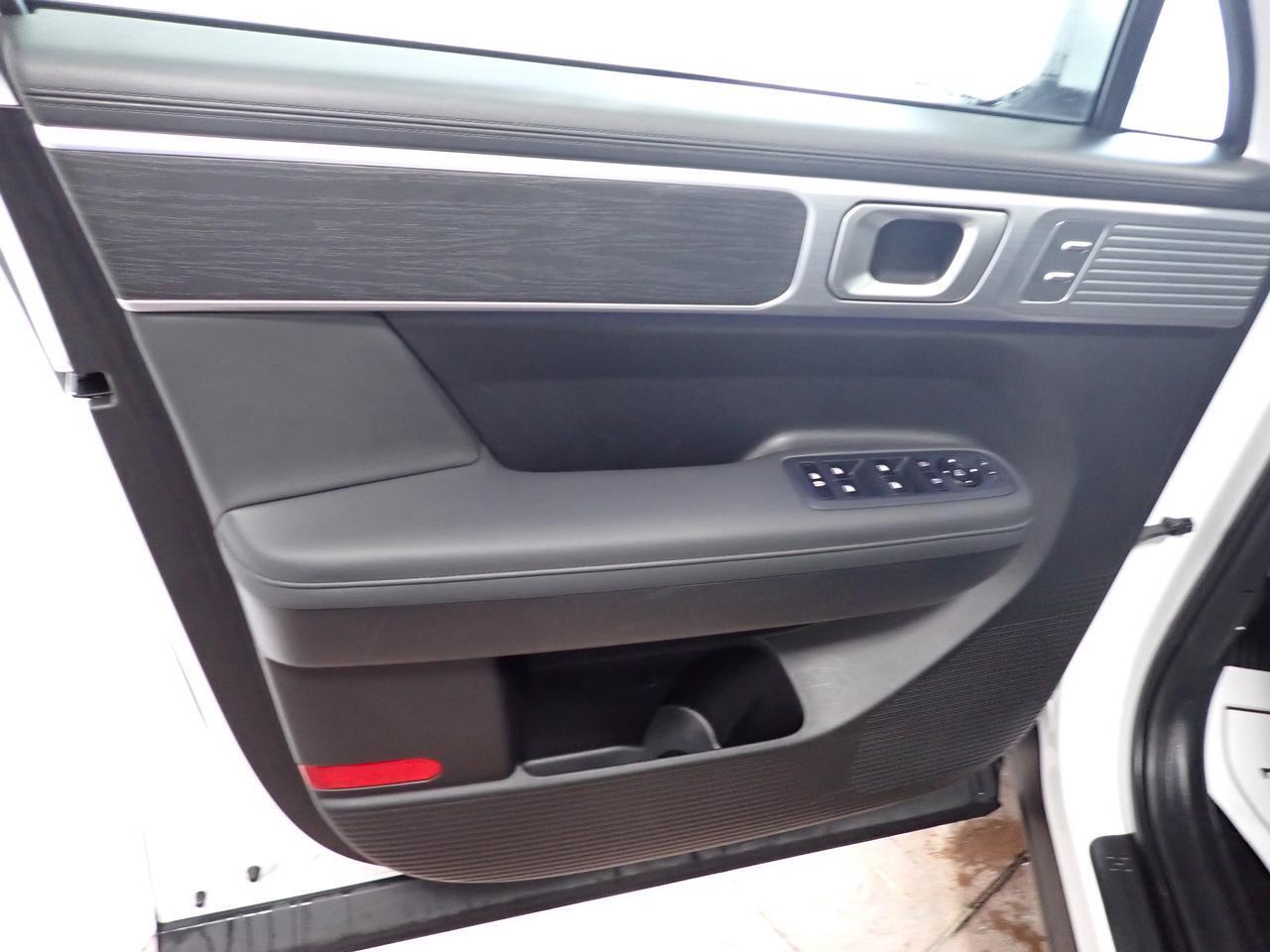 2025 Hyundai Santa Fe Luxury AWD 7 PASS LEATHER NAVI SUNROOF Listowel ON
