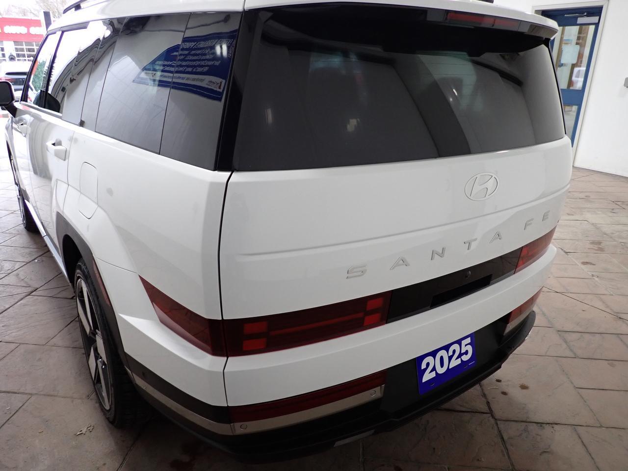 2025 Hyundai Santa Fe Luxury AWD 7 PASS LEATHER NAVI SUNROOF Listowel ON