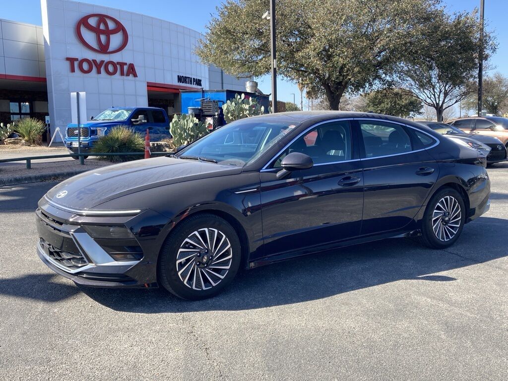 2025 Hyundai Sonata Hybrid
