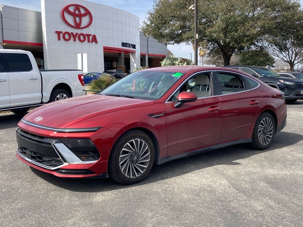 2025 Hyundai Sonata Hybrid