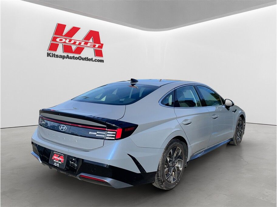 2025 Hyundai Sonata SEL Sedan 4D