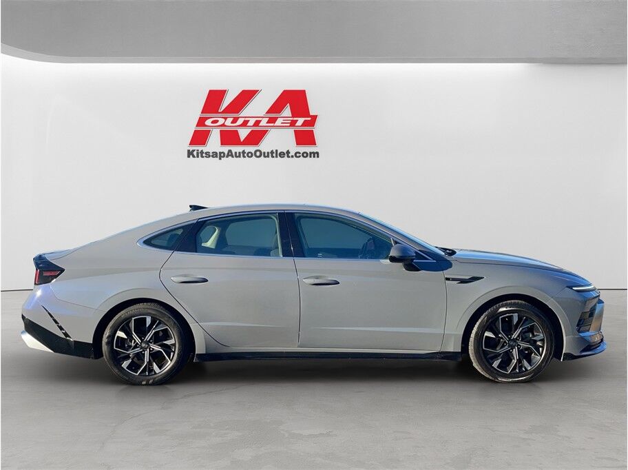 2025 Hyundai Sonata SEL Sedan 4D