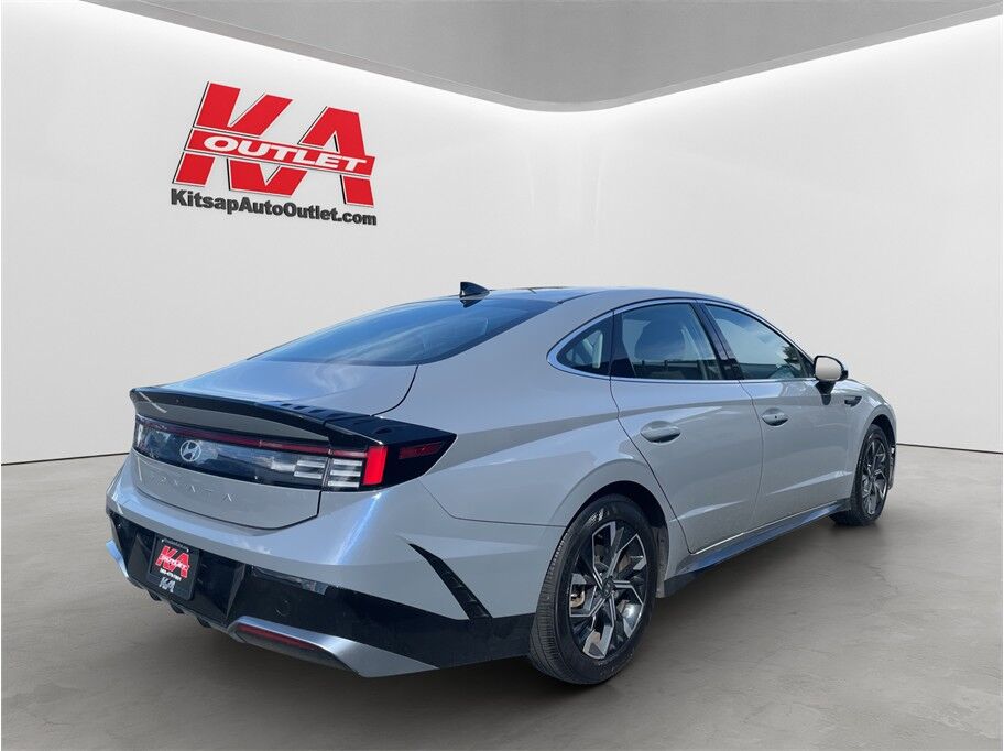 2025 Hyundai Sonata SEL Sedan 4D