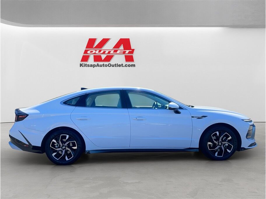 2025 Hyundai Sonata SEL Sedan 4D