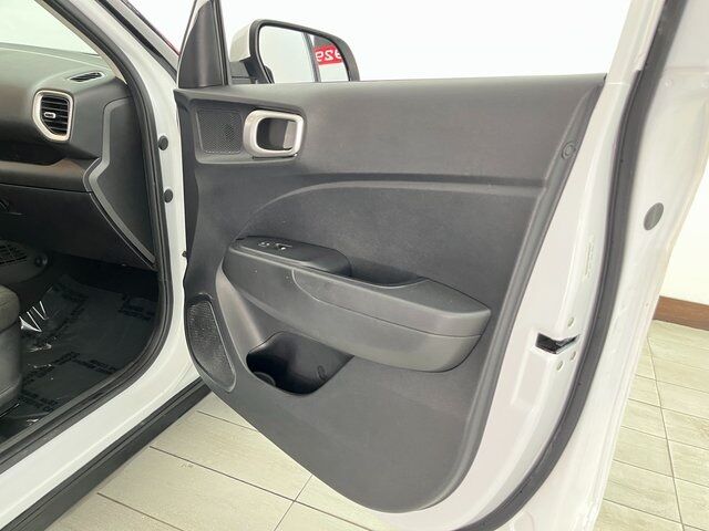 2025 Hyundai Venue SE Carrollton TX