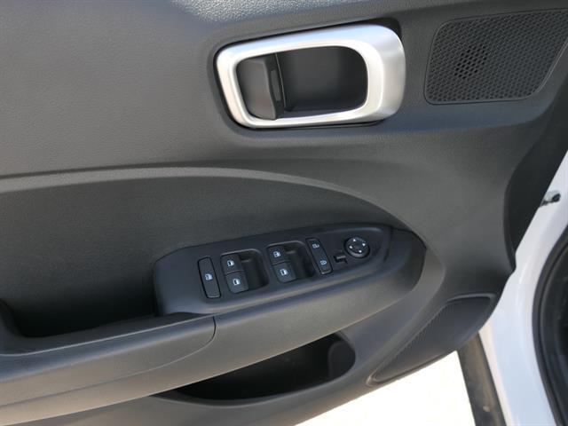 2025 Hyundai Venue SE
