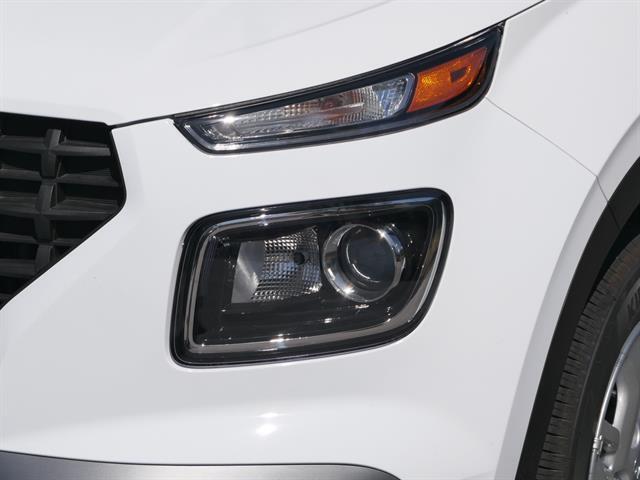 2025 Hyundai Venue SE