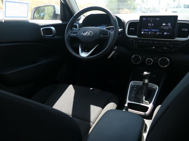 2025 Hyundai Venue SE