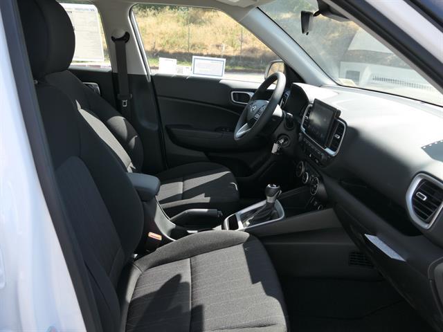 2025 Hyundai Venue SE