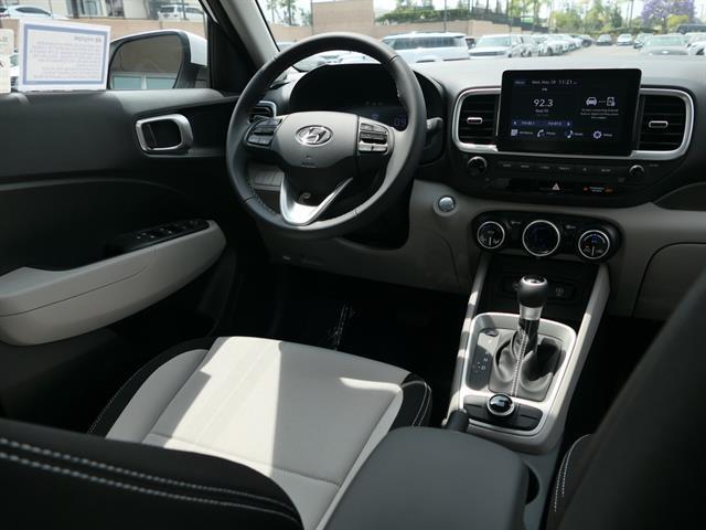 2025 Hyundai Venue SEL Glendora CA