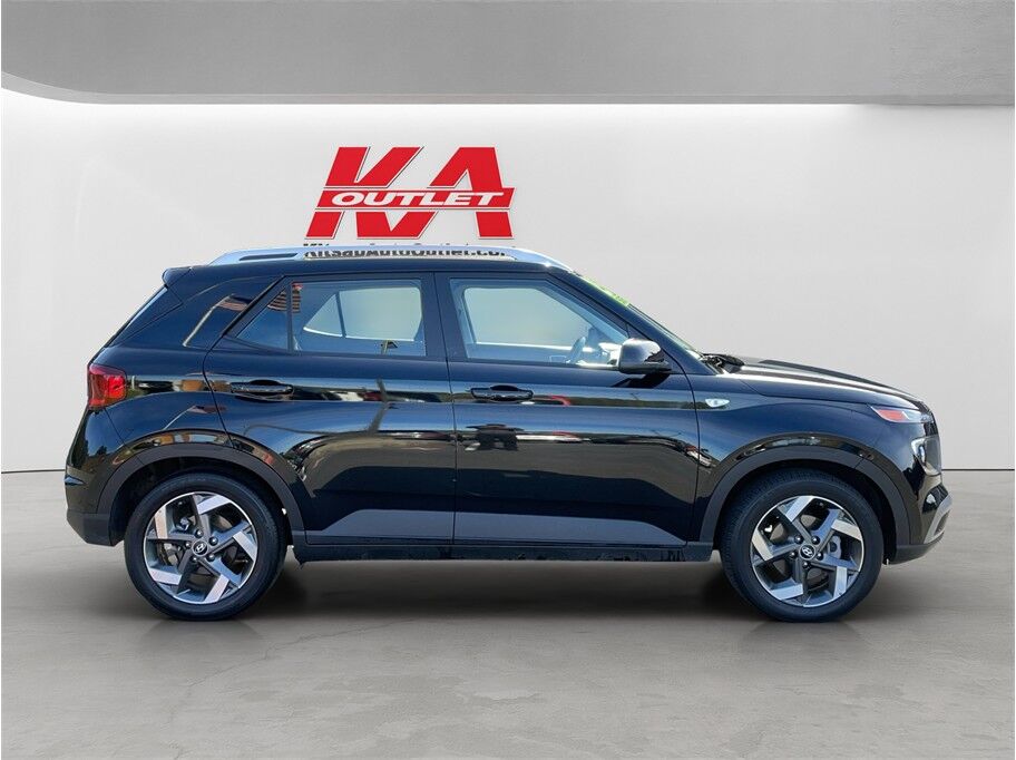 2025 Hyundai Venue SEL Sport Utility 4D