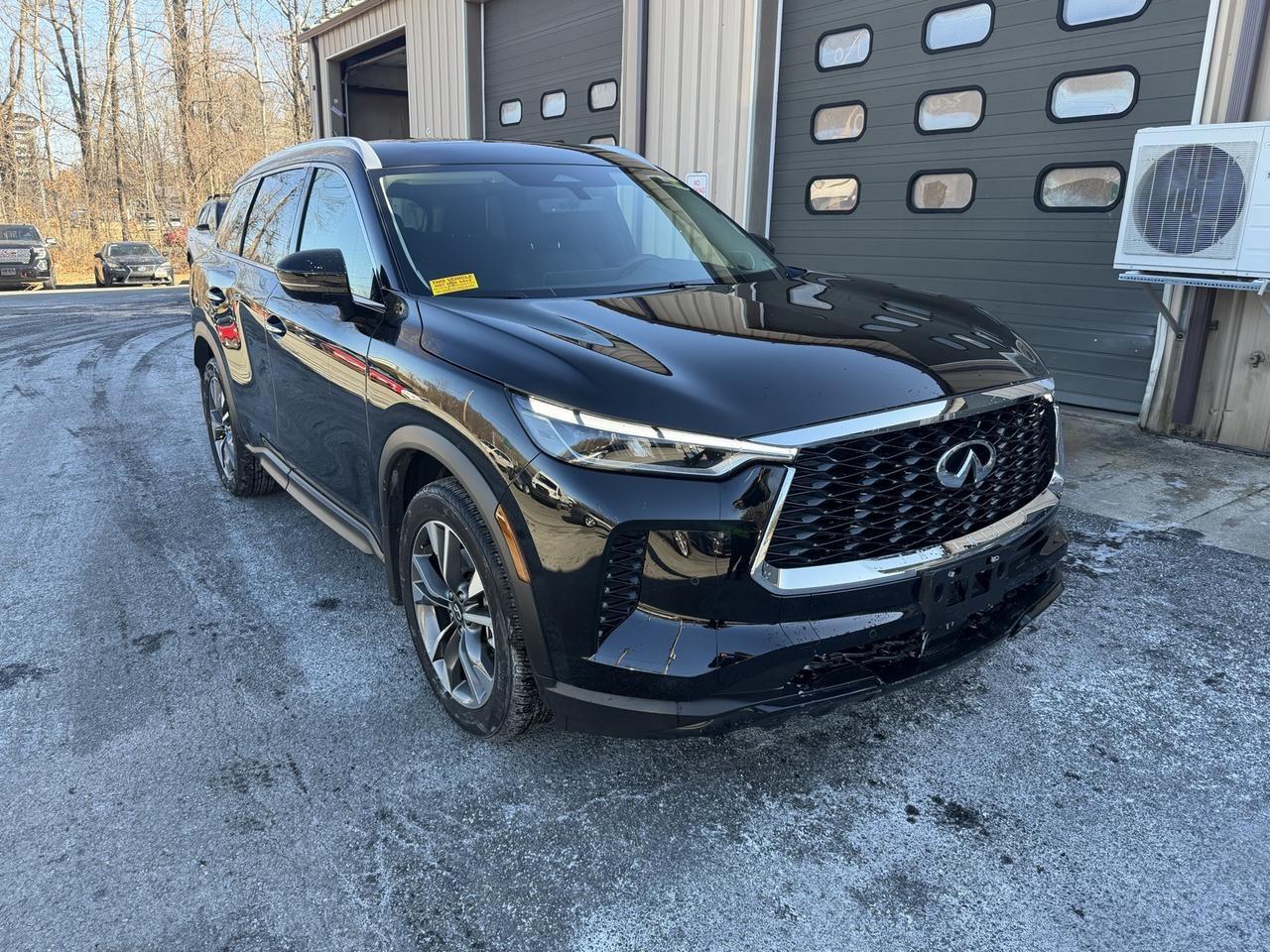 2025 INFINITI QX60 LUXE