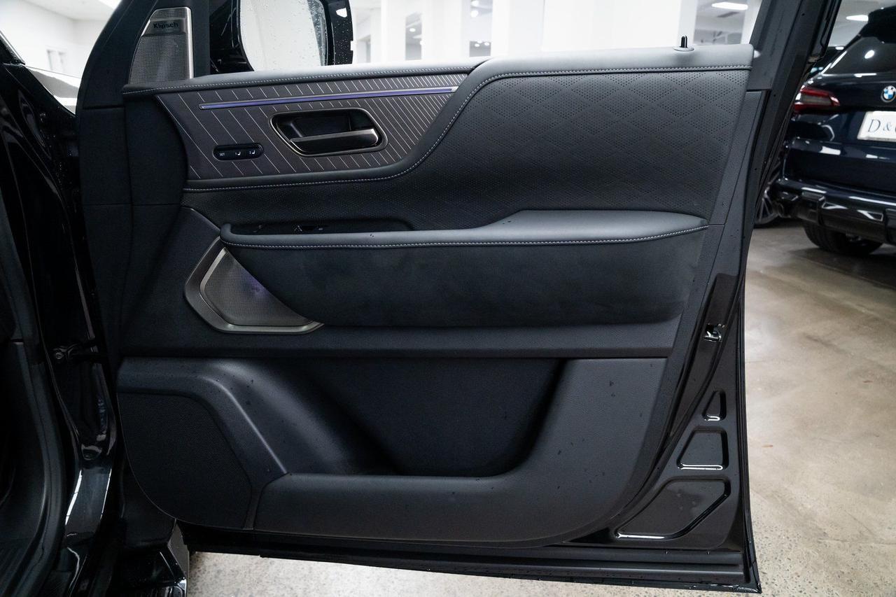 2025 INFINITI QX80 AUTOGRAPH 1 Owner Autograph Exterior Package Premium Cargo P Portland OR