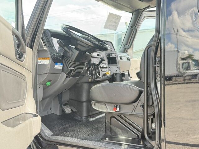 2025 International MV607 EXT Jerr-Dan 22' Rollback Car Carrier Truck with Autogrip Miami FL