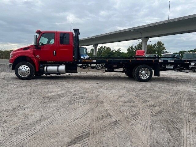 2025 International MV607 SBA Extended Cab 22' Jerr-Dan Rollback Car Carrier Truck