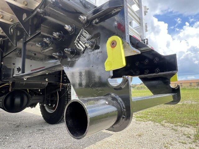 2025 Isuzu FTR 18' Aluminum Stake Bed Truck with 4K Truck Mounted Forklift Homestead FL