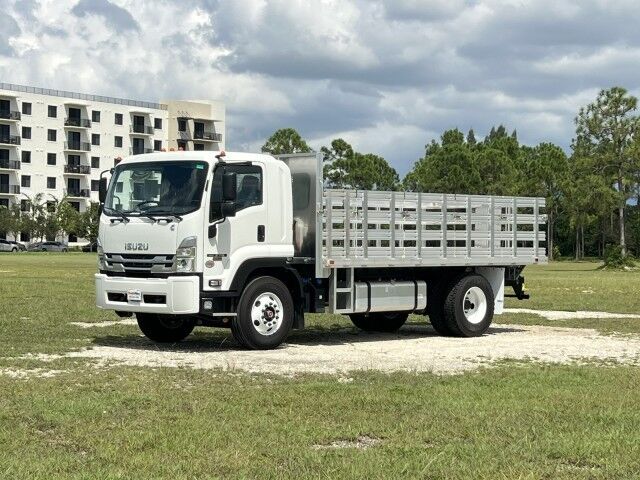 2025 Isuzu FTR 18' Aluminum Stake Bed Truck with 4K Truck Mounted Forklift Homestead FL