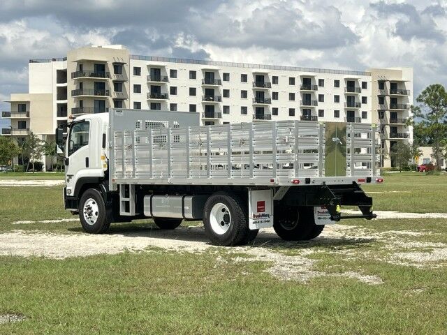 2025 Isuzu FTR 18' Aluminum Stake Bed Truck with 4K Truck Mounted Forklift Homestead FL