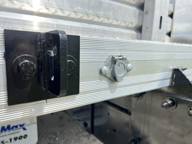 2025 Isuzu FTR 18' Aluminum Stake Bed Truck with 4K Truck Mounted Forklift Homestead FL