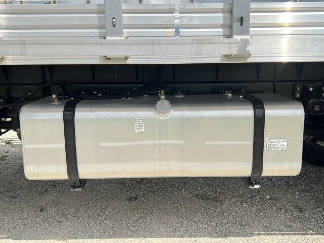 2025 Isuzu FTR 18' Aluminum Stake Bed Truck with 4K Truck Mounted Forklift Homestead FL