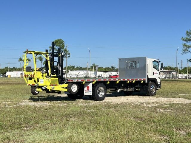2025 Isuzu FTR 26&apos; BABCO Aluminum Flatbed with 4K Truck Mounted Forklift Homestead FL