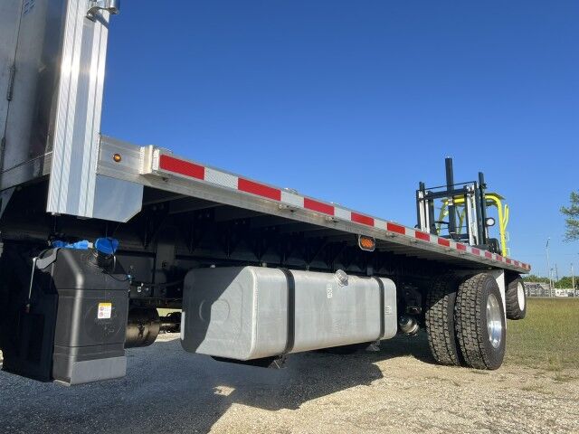 2025 Isuzu FTR 26&apos; BABCO Aluminum Flatbed with 4K Truck Mounted Forklift Homestead FL