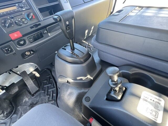 2025 Isuzu FTR 26' BABCO Aluminum Flatbed with 4K Truck Mounted Forklift Homestead FL