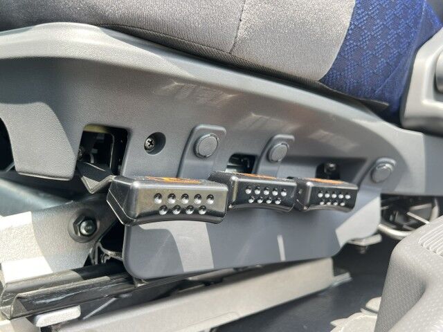 2025 Isuzu FTR 26' Dry Box Truck with 2,500 lbs. Lift Gate Homestead FL