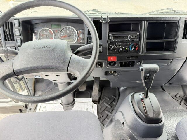 2025 Isuzu FTR 26' Dry Box Truck with 2,500 lbs. Lift Gate Miami FL