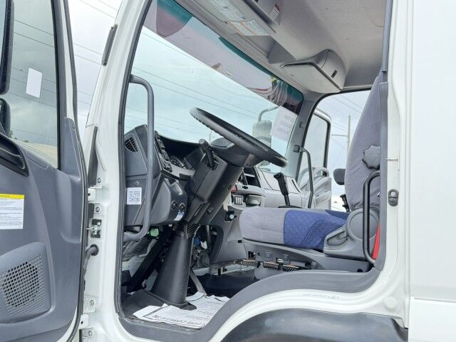 2025 Isuzu FTR 26' Dry Box Truck with 2,500 lbs. Lift Gate Miami FL