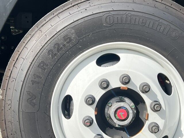 2025 Isuzu FTR 26' Dry Box Truck with 2,500 lbs. Lift Gate Homestead FL