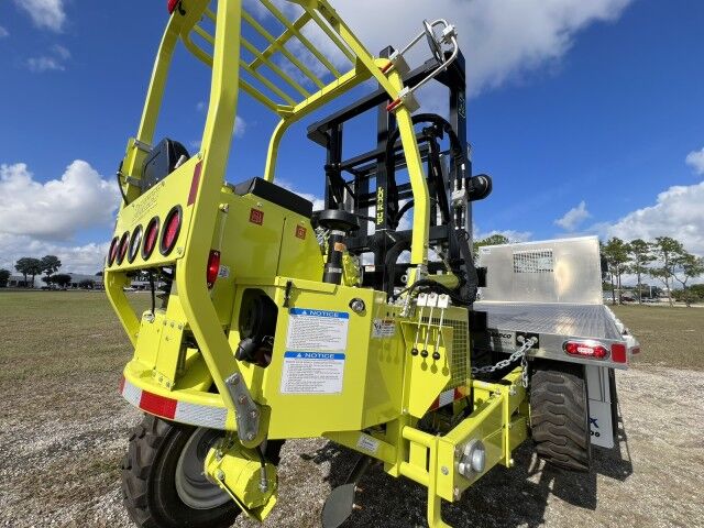 2025 Isuzu FVR 22&apos; BABCO Aluminum Flatbed Truck with 4K Donkey Forklift Homestead FL