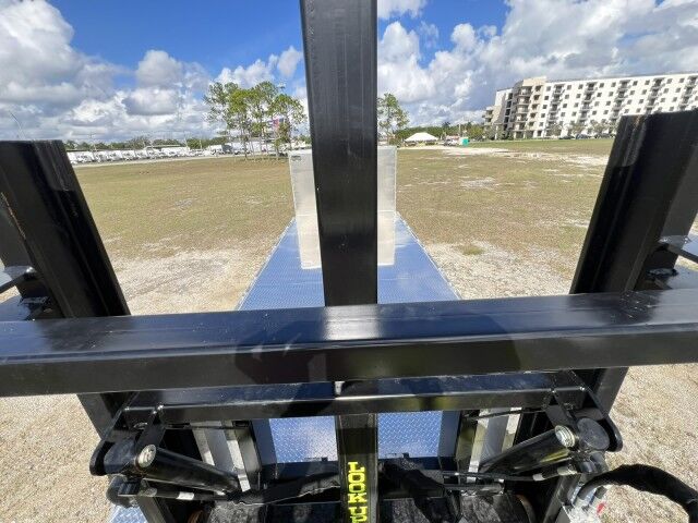 2025 Isuzu FVR 22&apos; BABCO Aluminum Flatbed Truck with 4K Donkey Forklift Homestead FL