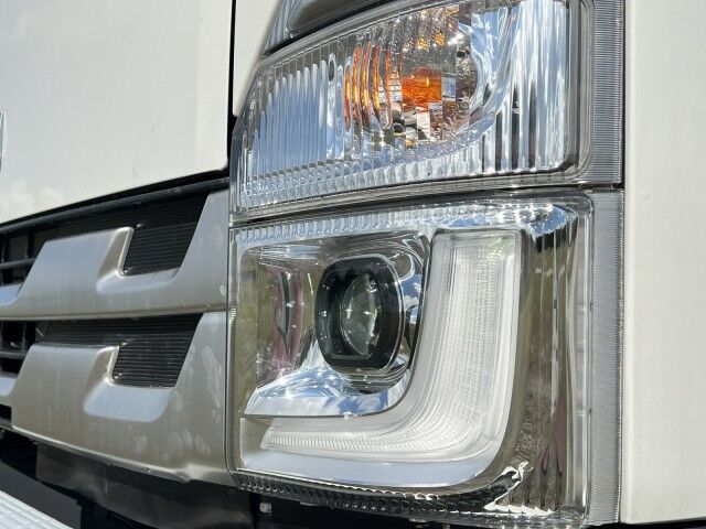 2025 Isuzu FVR 22' BABCO Aluminum Flatbed Truck with 4K Donkey Forklift Homestead FL