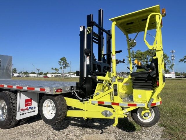 2025 Isuzu FVR 26&apos; BABCO Aluminum Flatbed with 4K Truck Mounted Forklift Homestead FL