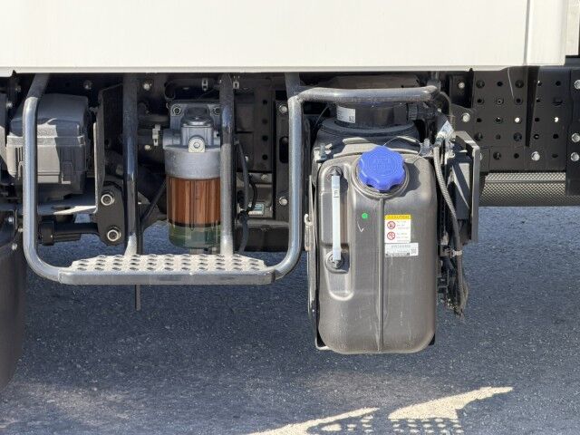 2025 Isuzu NPR-HD Crew Cab 16' Dry Box Truck Miami FL