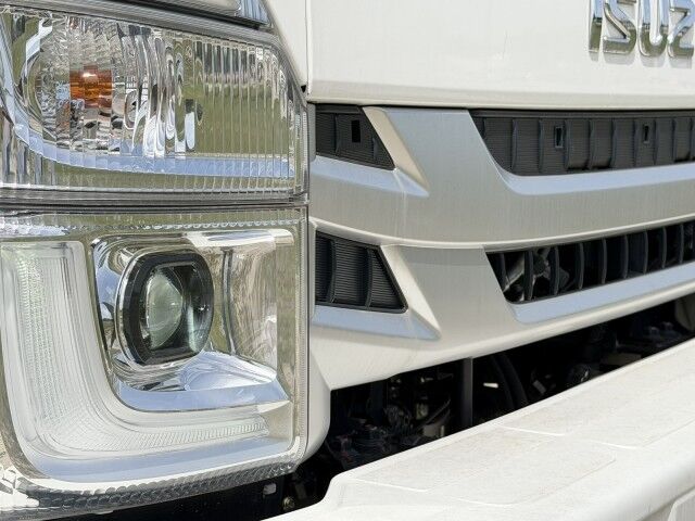 2025 Isuzu NPR-HD GAS 16' Dry Box Truck Miami FL