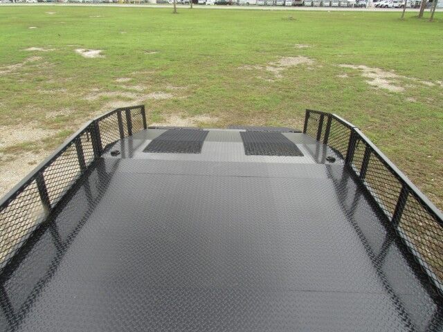 2025 Isuzu NPR-XD Crew Cab 14+5 Steel Landscape Flatbed Dove Tail Homestead FL