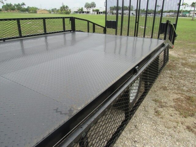 2025 Isuzu NPR-XD Crew Cab 14+5 Steel Landscape Flatbed Dove Tail Homestead FL