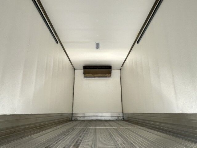 2025 Isuzu NRR 20' Refrigerated Truck with 2,200 lbs. Lift Gate Homestead FL