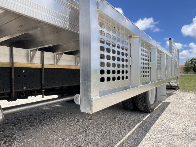 2025 Isuzu NRR Crew Cab GAS 14+5 BABCO Aluminum Dovetail Flatbed Truck Miami FL
