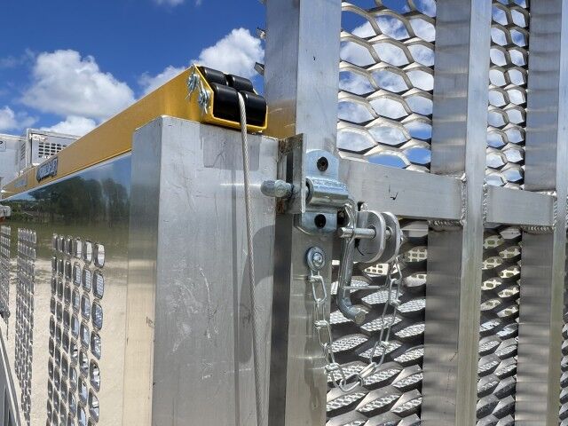 2025 Isuzu NRR Crew Cab GAS 14+5 BABCO Aluminum Dovetail Flatbed Truck Miami FL