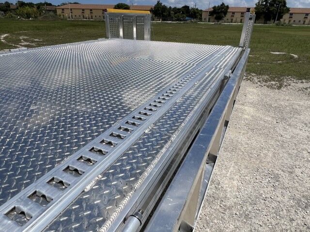 2025 Isuzu NRR Crew Cab GAS 14+5 BABCO Aluminum Dovetail Flatbed Truck Miami FL