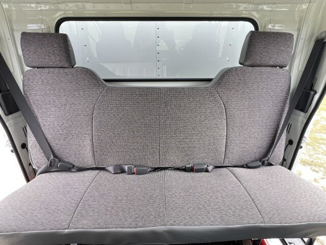 2025 Isuzu NRR Crew Cab GAS 16' Dry Box Truck with 2,000 Railgate Homestead FL