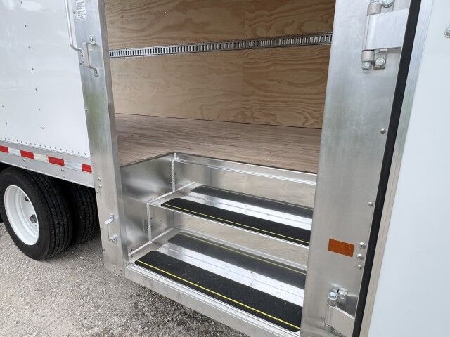 2025 Isuzu NRR Crew Cab GAS 16&apos; Dry Box Truck with 2,000 Railgate Homestead FL